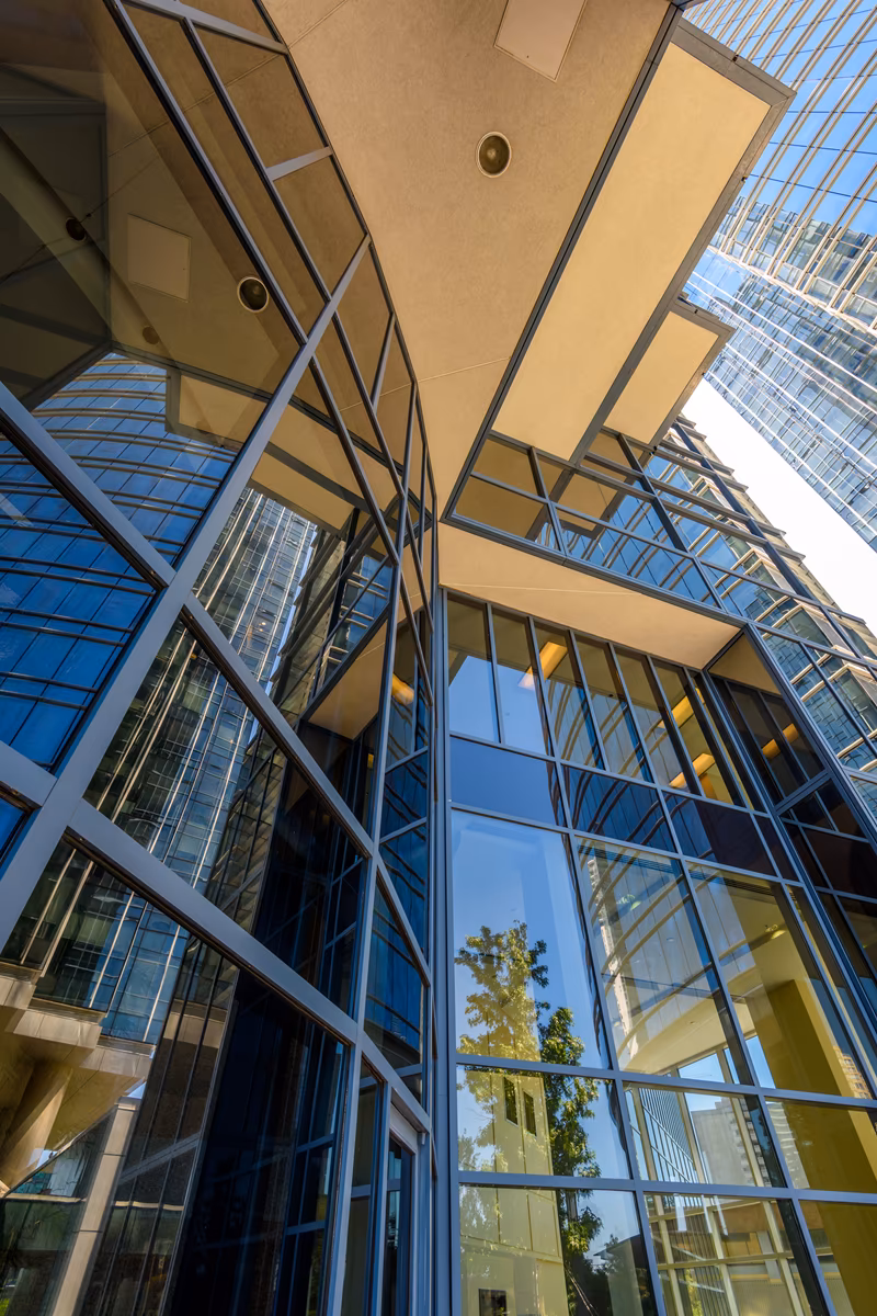 Aplicação comercial do sistema FORTEXZ em edifício corporativo